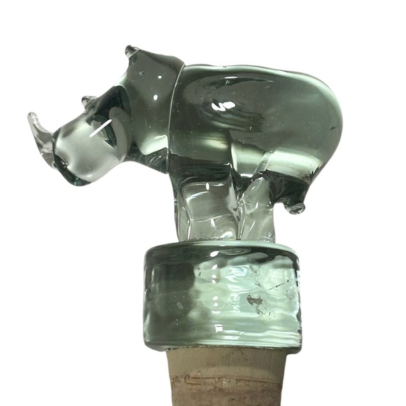 Novelty bar ware, hand blown recycled glass rhino wine stopper, cork - Picture 4 of 7